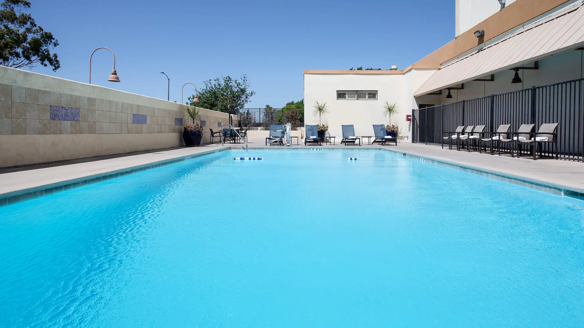 Holiday Inn Los Angeles - Lax Airport By Ihg Hotel