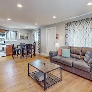 https://relaxing-beachy-denver-home-with-king-bed.seedenverhotels.com